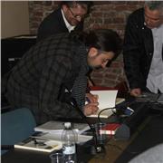 Laureato in Lettere e ricercatore in storia contemporanea, consigliere Isgrec e autore vari saggi, impartisce lezioni di storia